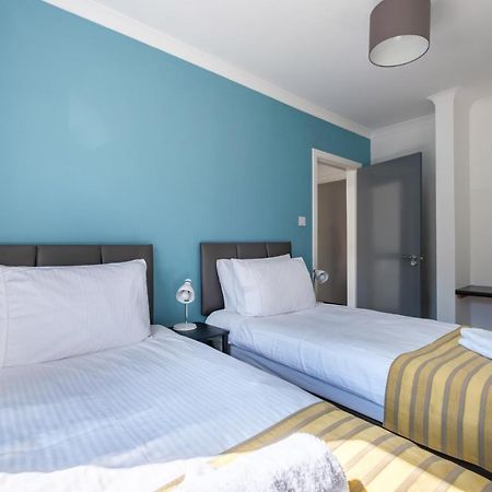 The Douglas - Spacious 2 Bed Apartment In Uddingston Ngoại thất bức ảnh