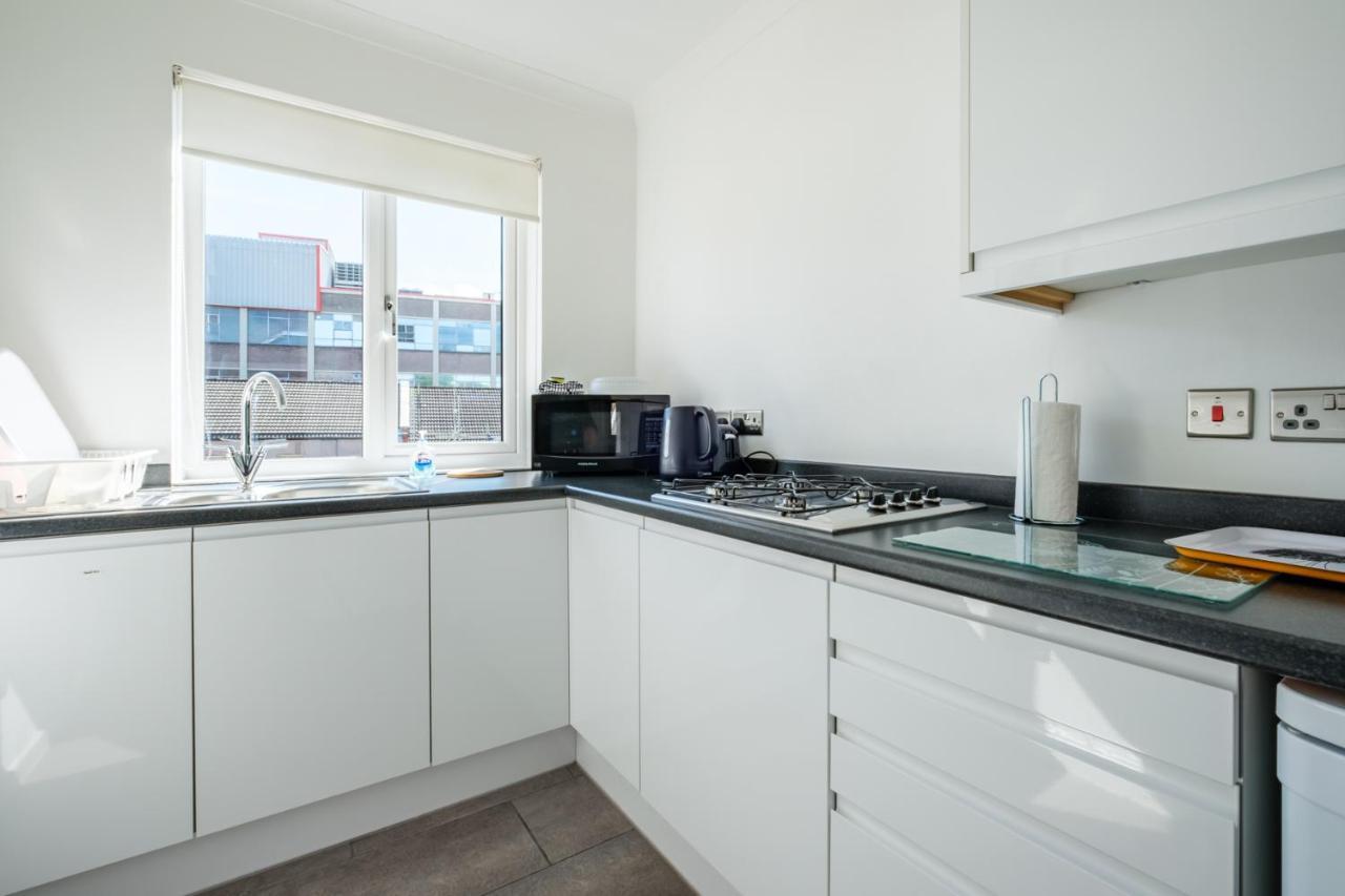 The Douglas - Spacious 2 Bed Apartment In Uddingston Ngoại thất bức ảnh