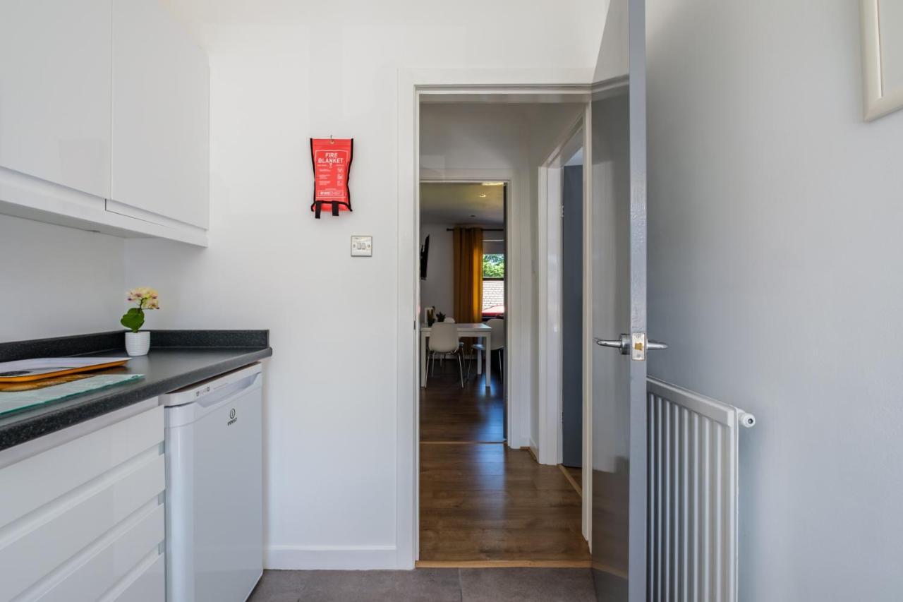 The Douglas - Spacious 2 Bed Apartment In Uddingston Ngoại thất bức ảnh