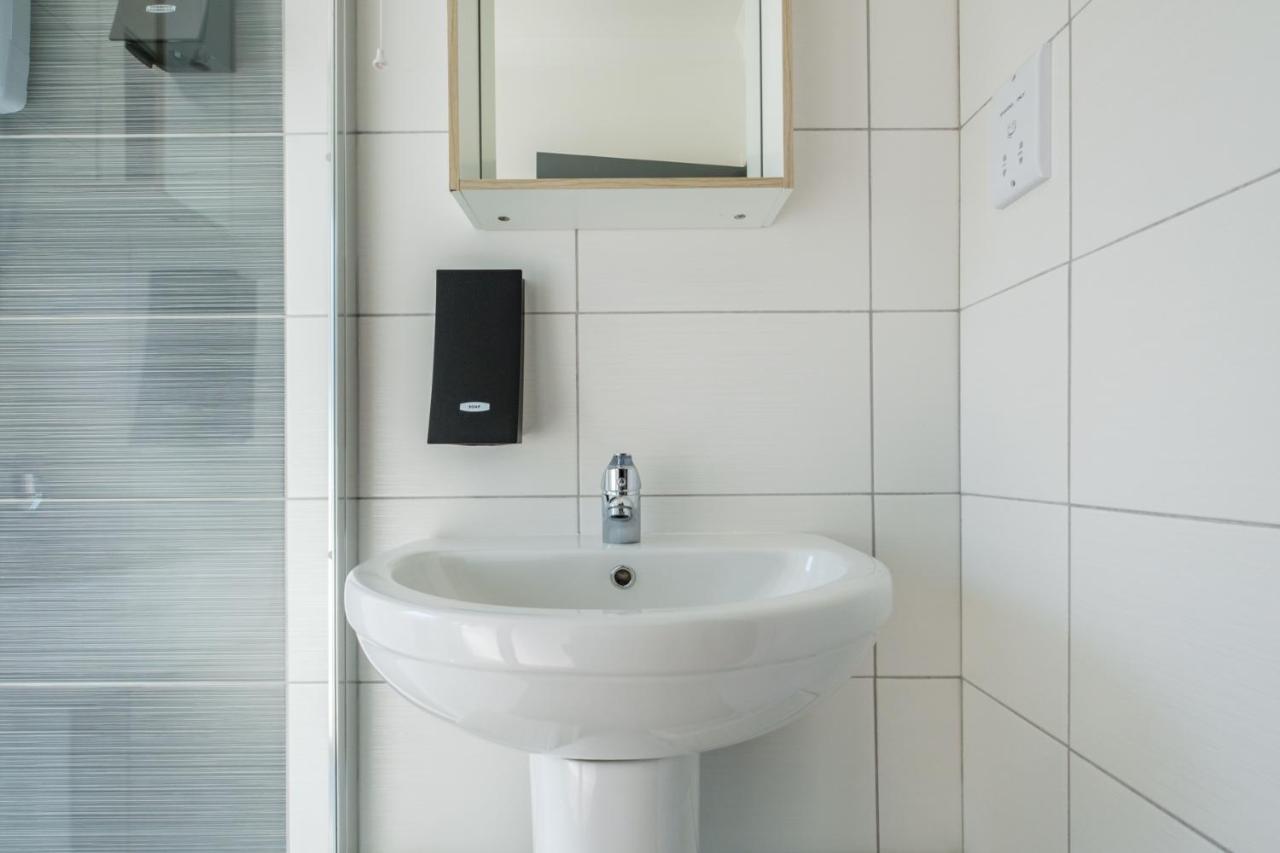 The Douglas - Spacious 2 Bed Apartment In Uddingston Ngoại thất bức ảnh