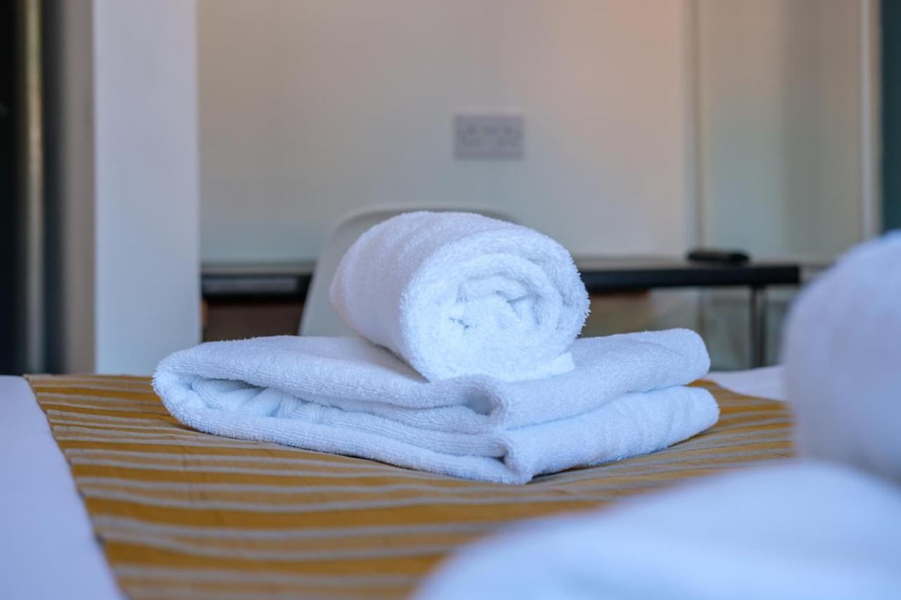 The Douglas - Spacious 2 Bed Apartment In Uddingston Ngoại thất bức ảnh