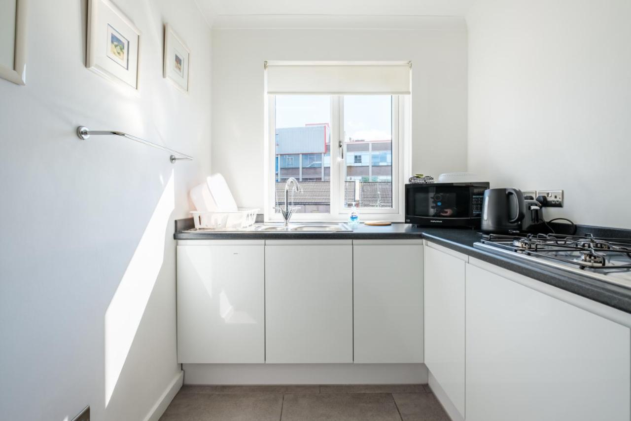 The Douglas - Spacious 2 Bed Apartment In Uddingston Ngoại thất bức ảnh