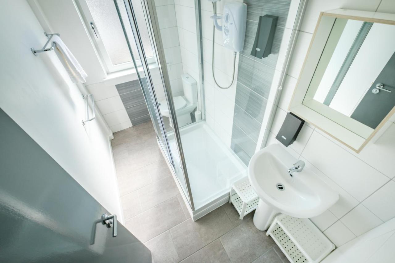 The Douglas - Spacious 2 Bed Apartment In Uddingston Ngoại thất bức ảnh