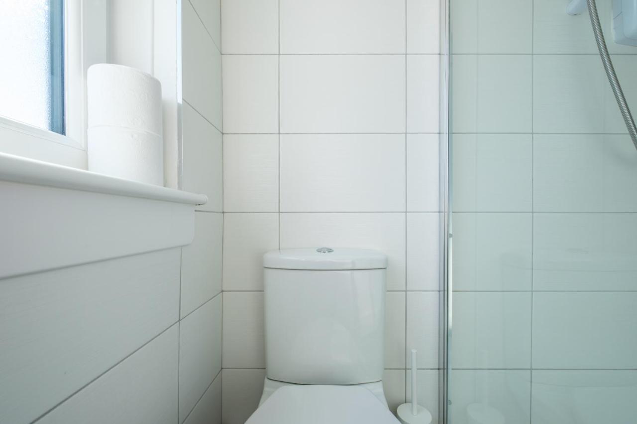 The Douglas - Spacious 2 Bed Apartment In Uddingston Ngoại thất bức ảnh
