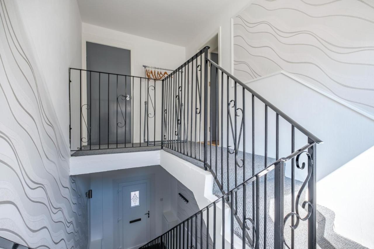 The Douglas - Spacious 2 Bed Apartment In Uddingston Ngoại thất bức ảnh