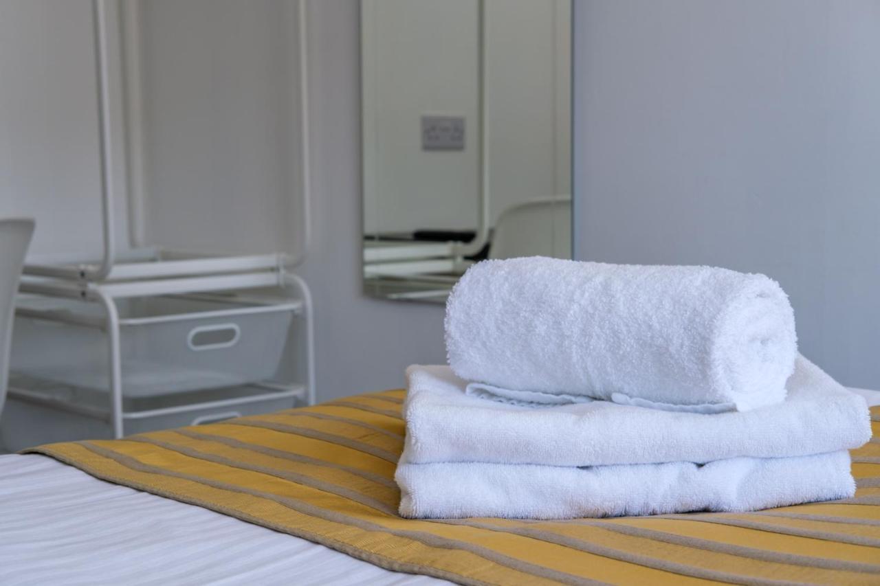 The Douglas - Spacious 2 Bed Apartment In Uddingston Ngoại thất bức ảnh